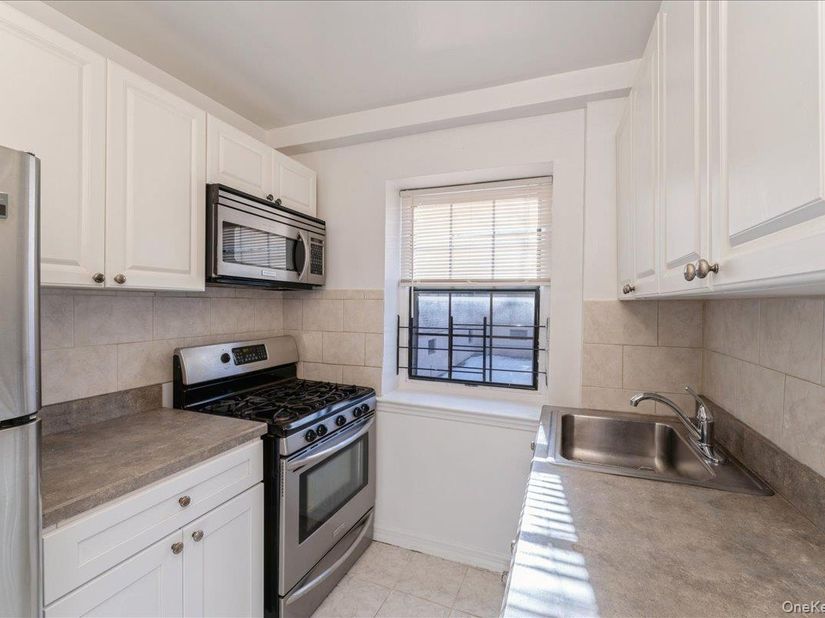 7811 Main Street 1G, Flushing NY 11367