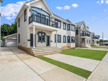 150-17 Hawtree Street