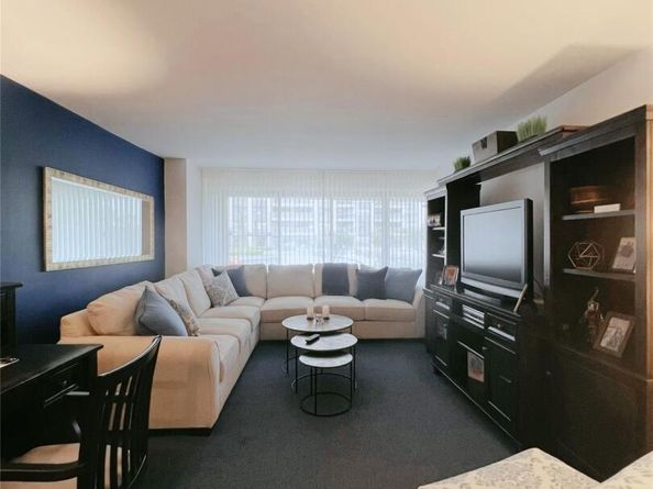 1815 215 Street 1G, Bayside NY 11360