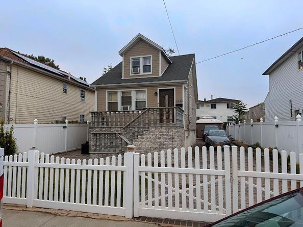 Undisclosed Address #879047, Rosedale NY 11422