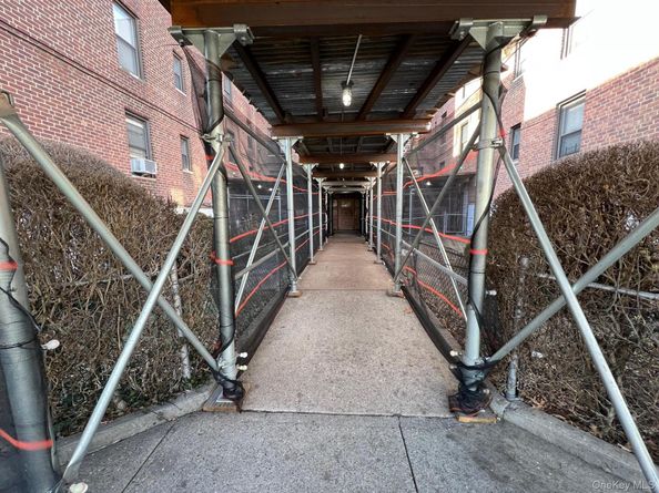 3239 Barker Avenue L J, Bronx NY 10467