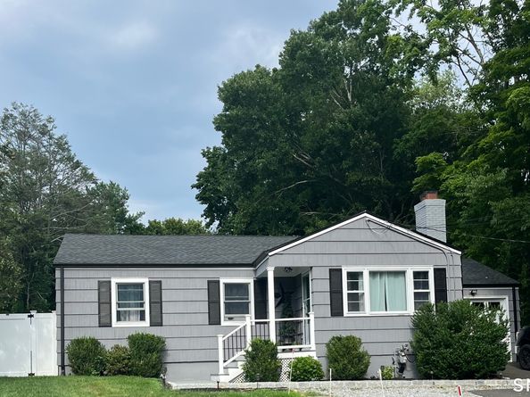 Undisclosed Address #24084758, Trumbull CT 06611