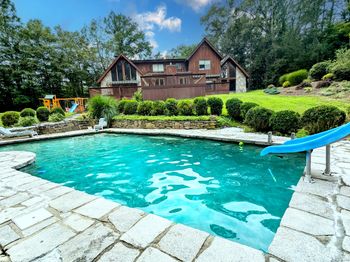 21 Holiday Point Road