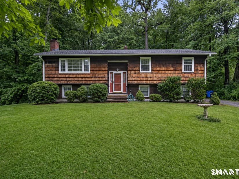 59 Countryside Drive, Monroe CT 06468