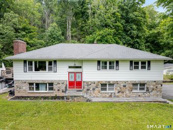 2 Leach Hollow Road