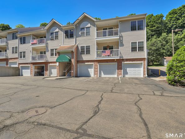 12215 Arganese Place 12215, Trumbull CT 06611