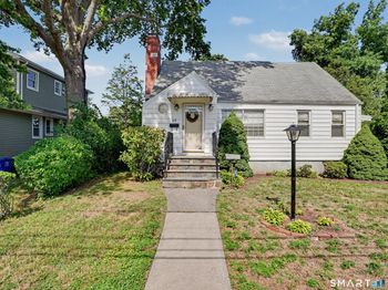 64 Breyer Avenue