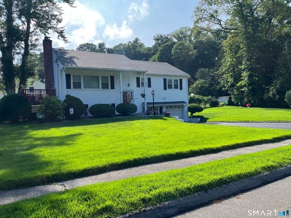 7 Lycett Court, Norwalk CT 06851