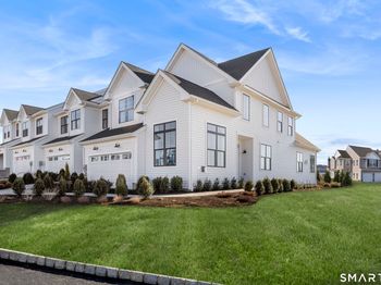 8 Elmwood Court