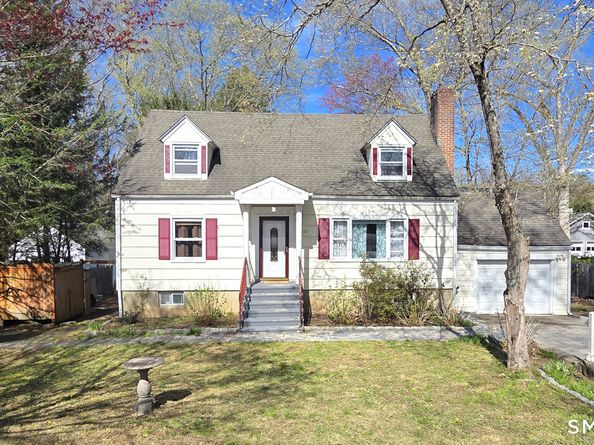 112 Willard Terrace, Stamford CT 06903