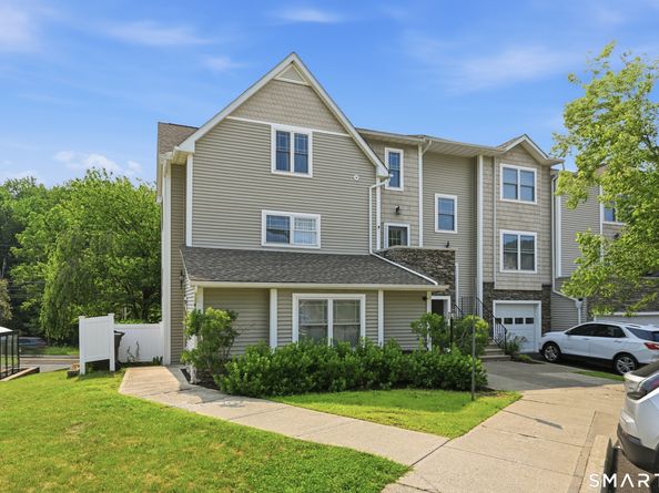 2 Stetson Place 2, Danbury CT 06811
