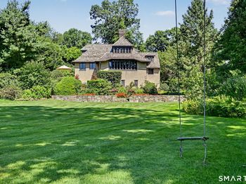 1 Woodland Road