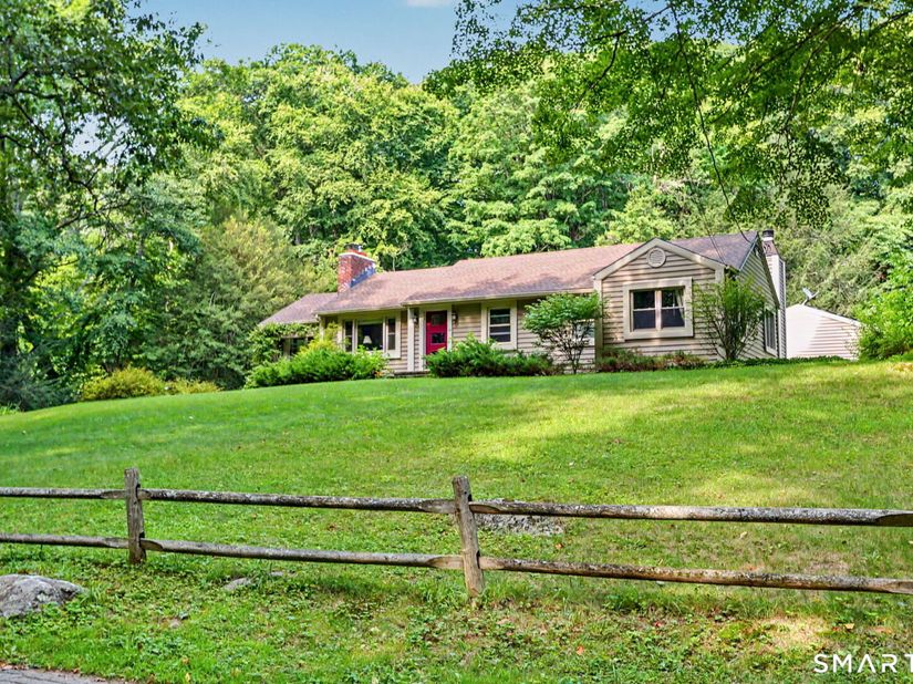 16 Velvet Street, Trumbull CT 06611