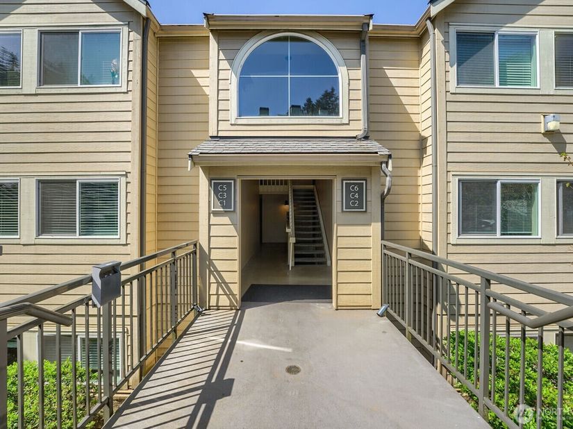 3811 130th Lane SE C3, Bellevue WA 98006