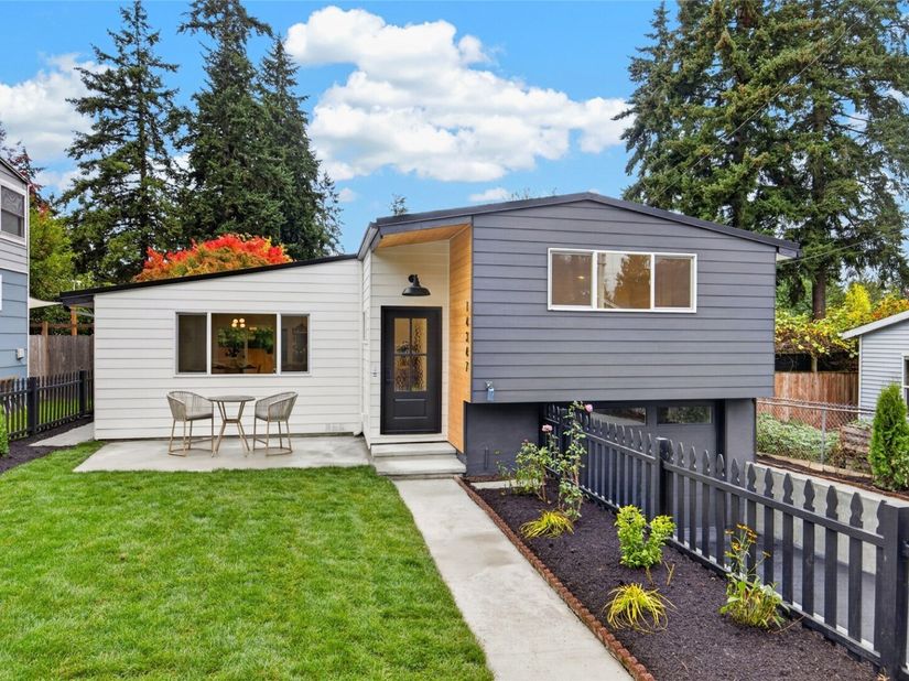 14347 Ashworth Avenue N, Seattle WA 98133