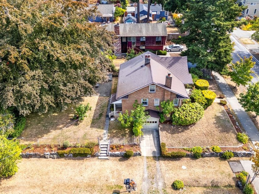 506 N 125th Street, Seattle WA 98133