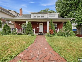 148 End Avenue