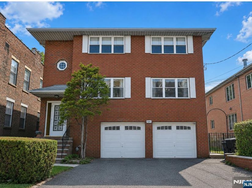 8 Cumbermeade Road, Fort Lee NJ 07024