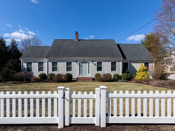 593 Washington St A, Pembroke MA 02359