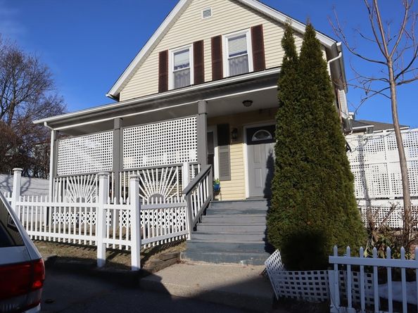 81 Pilgrim Ave, Worcester MA 01604