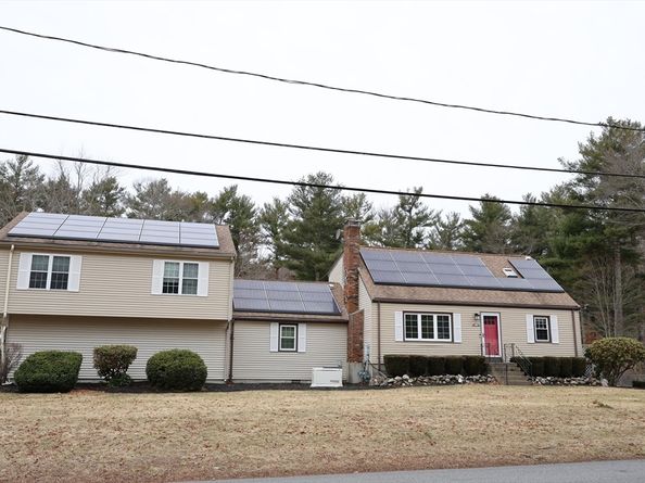 100 Valley St, Pembroke MA 02359