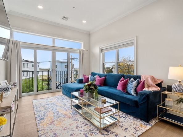 130 Coleridge St 6, Boston MA 02128