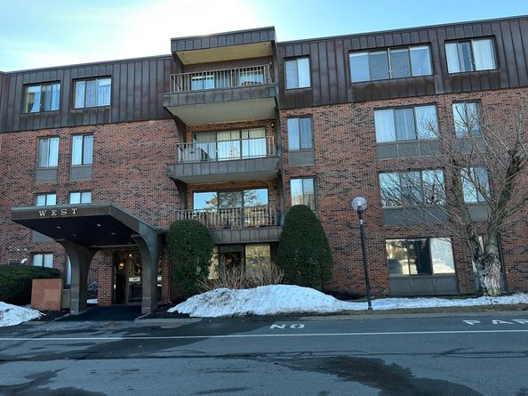 1004 Paradise Rd 1K, Swampscott MA 01907