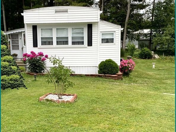 21 Parkwood Drive, Halifax MA 02338