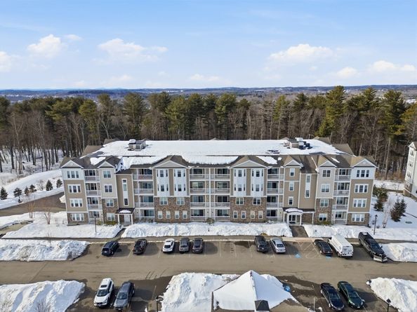2 Francis Dr 405, Andover MA 01810