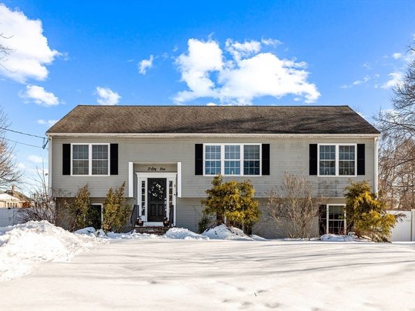 51 Oscar Ave, Brockton MA 02302