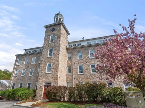 7 S Stone Mill Drive 412, Dedham MA 02026