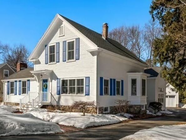 103 Oak St, Reading MA 01867