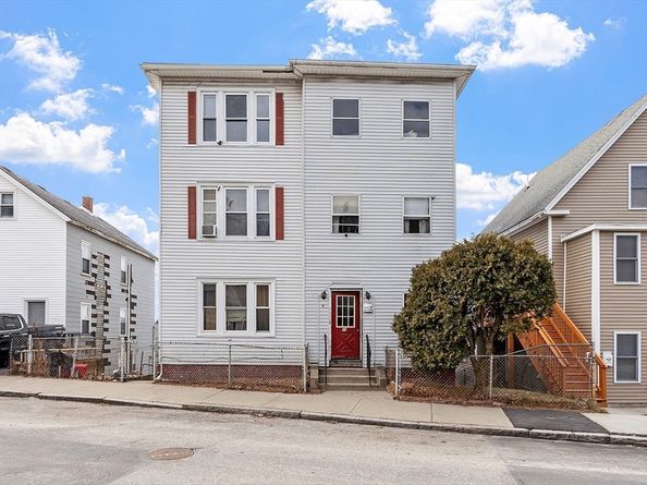 13 Groton Place, Worcester MA 01604