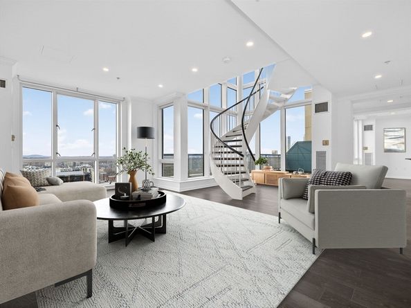 1 Nassau St 2207, Boston MA 02111
