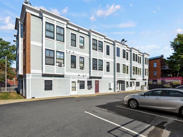 352 Blue Hill Avenue 8, Boston MA 02121