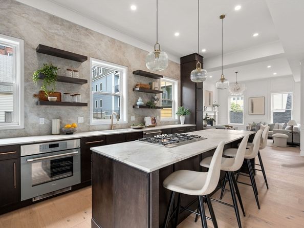 9 Russell PH, Boston MA 02129