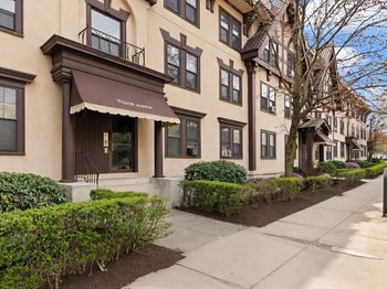 1718 Commonwealth Ave