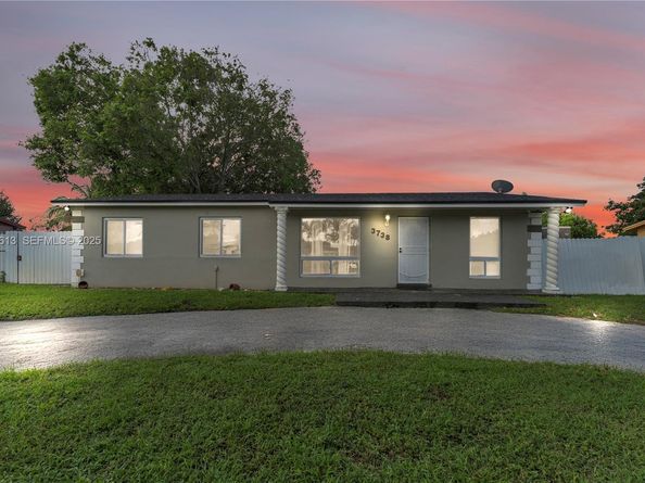 3738 NW 207th Dr, Miami Gardens FL 33055