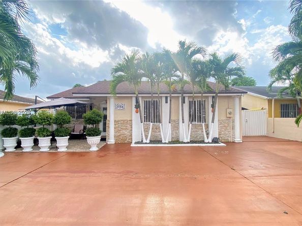 19764 NW 54 Ave, Miami Gardens FL 33055
