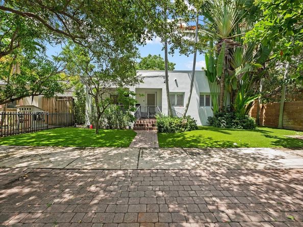 2511 Tequesta Ln, Coconut Grove FL 33133