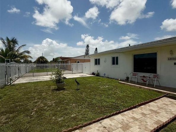 18026 NW 35th Ct, Miami Gardens FL 33056