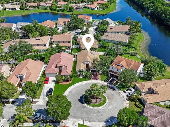 211 Cameron Ct, Weston FL 33326