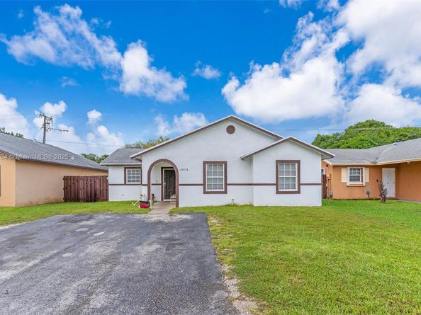 24938 SW 128th Path, Homestead FL 33032