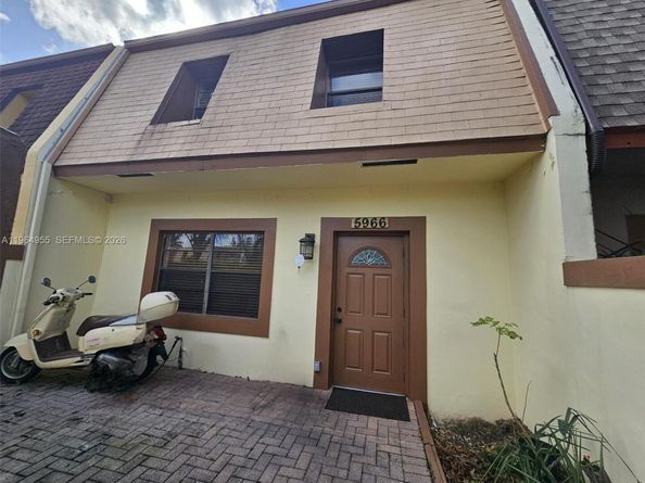 5966 NW 24th Ct, Sunrise FL 33313