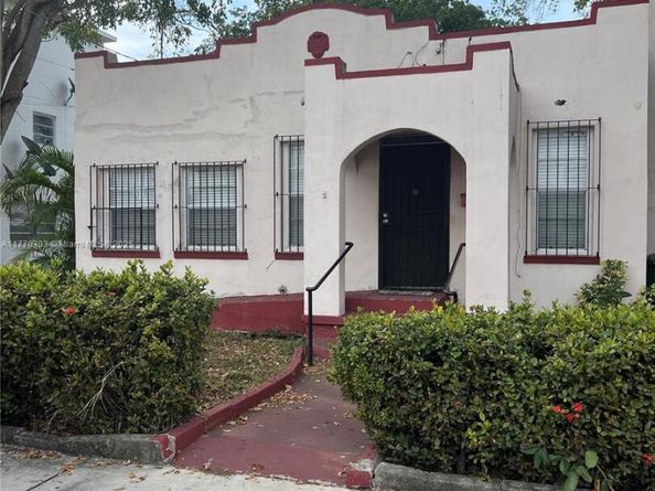 1922 SW 3rd St, Miami FL 33135
