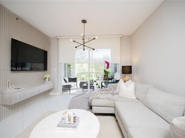 9725 NW 52nd St 215, Doral FL 33178