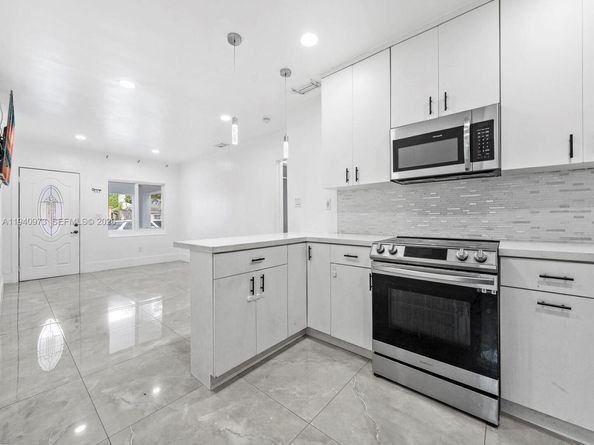 1230 NW 35th St, Miami FL 33142