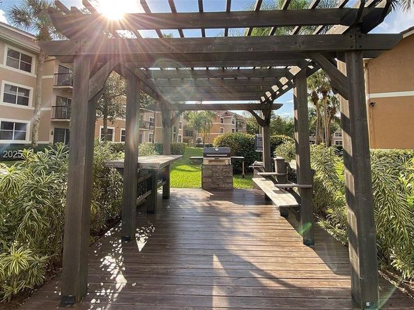 8741 Wiles Rd 208, Coral Springs FL 33067