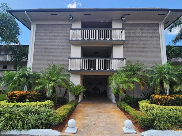 4900 WASHINGTON Street 307, Hollywood FL 33021