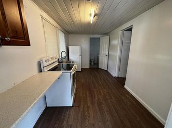 301 FLEMING Avenue